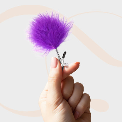 Flauschige Brustwarzenklemmen